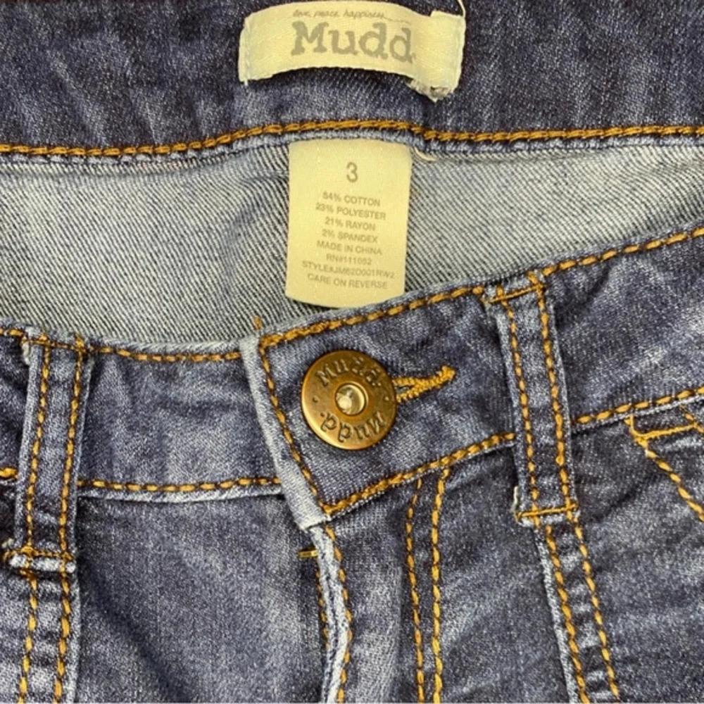 Women’s Mudd‎ Mid-Rise Jean Shorts Size 3